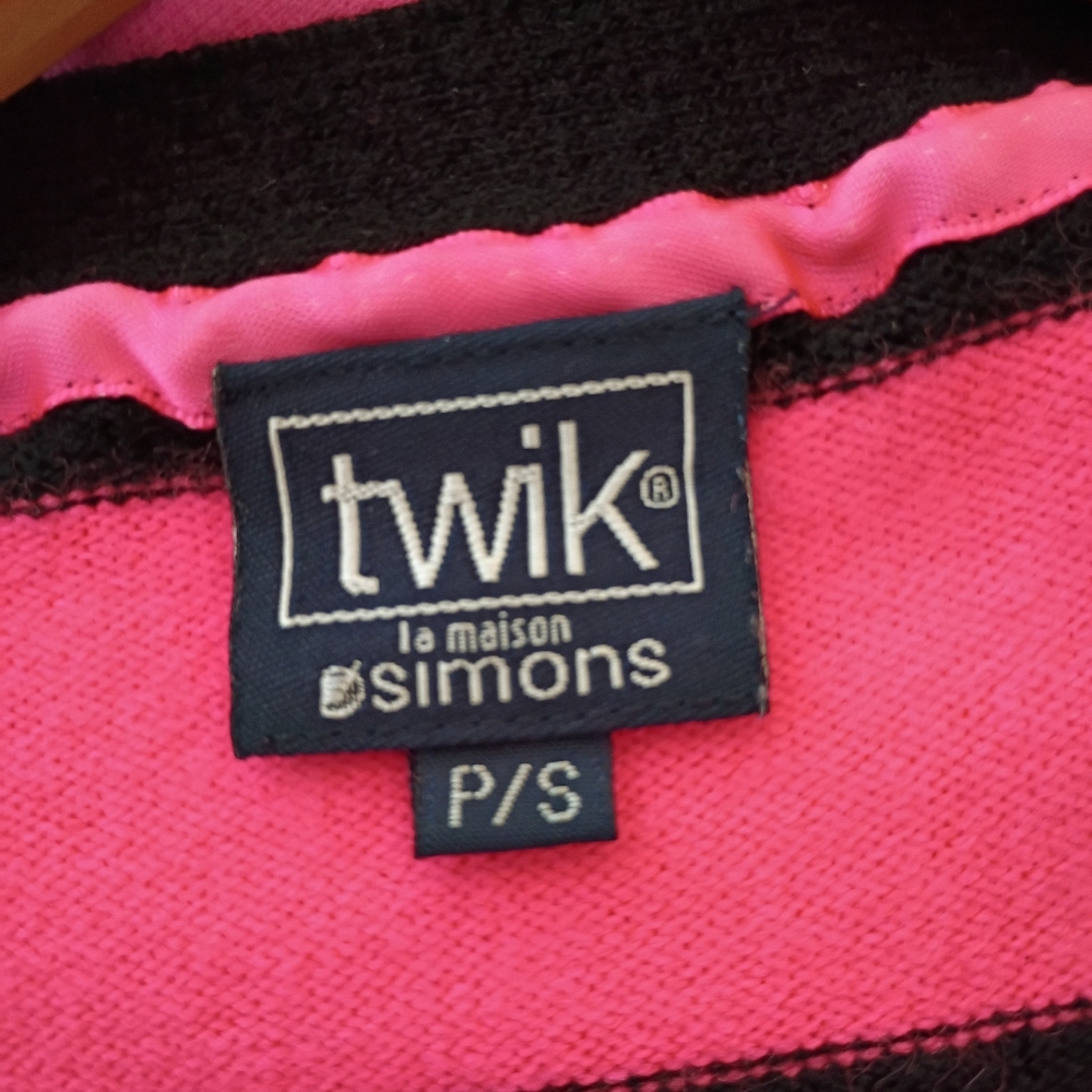 Twik V-Neck Knit Top - Picture 4 of 6